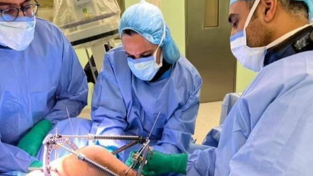 شاب سعودي يسترد حركته بعد قيامه باجراء عملية جراحية خطيرةشاب سعودي يسترد حركته بعد قيامه باجراء عملية جراحية خطيرة