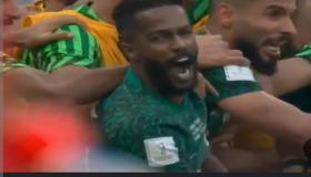 أمر الملك سلمان بن عبد العزيز بمناسبة فوز المنتخب الوطني علي الارجنتين بإعطاء اجازة رسمية بجميع الموظفين