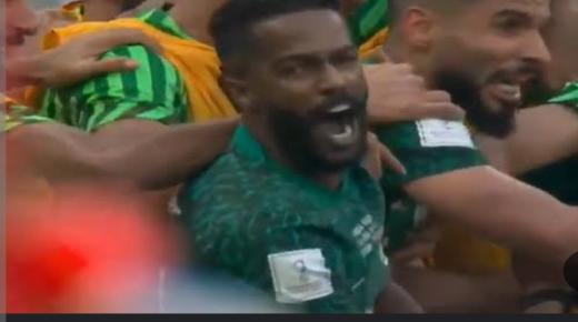أمر الملك سلمان بن عبد العزيز بمناسبة فوز المنتخب الوطني علي الارجنتين بإعطاء اجازة رسمية بجميع الموظفين