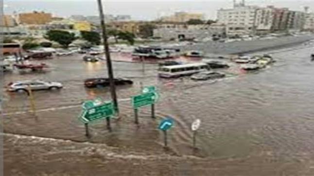 الارصاد بالمملكة العربية السعودية تساقط امطار في جدة حالتين وفاة وأمطار تصل السيول