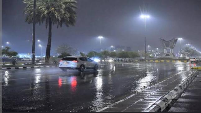 تحذر المملكة من الامطار والسيول وتعليق الدراسة خلال المدارس والجامعات