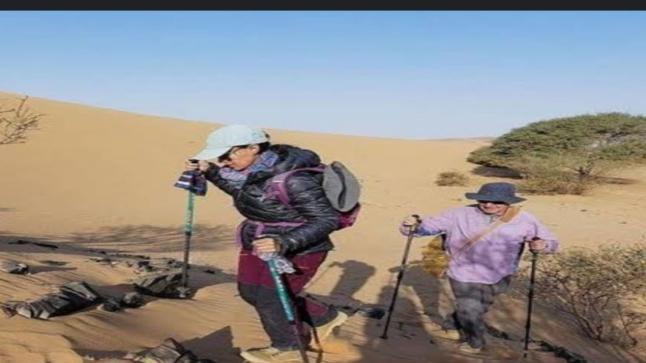 مستكشف بريطاني يصل إلى الطائف بعد مرور ثلاث عشر من السير داخل الصحراء