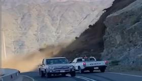 انهيارات جبلية تحدث على طريق مركز الجبل الأسود في جازان