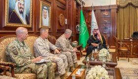 نائب وزير الدفاع يزور القيادة الوسطى الأمريكية لدراسة التعاون المشترك